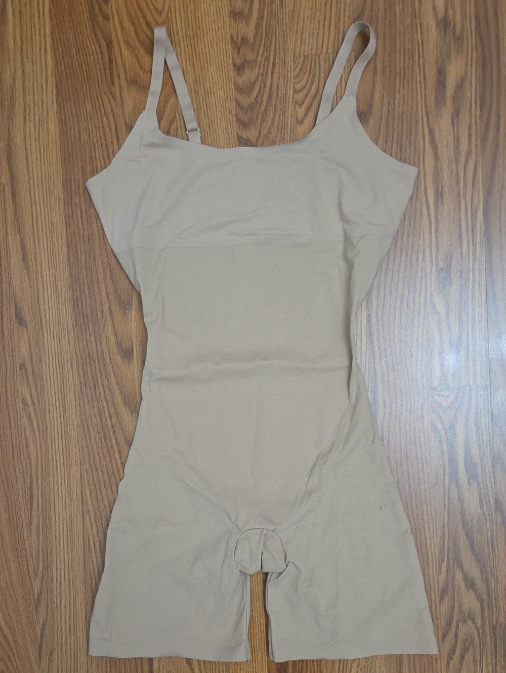 Assets Red Hot Label By SPANX Cami Mid-Thigh Seamless Slimming Bodysuit Nude/ M